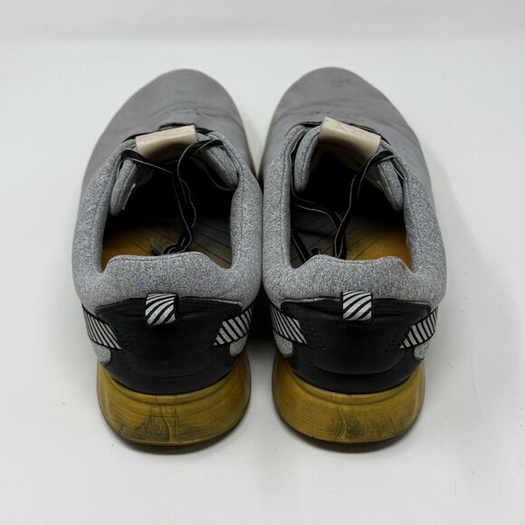 Athletic_Shoes